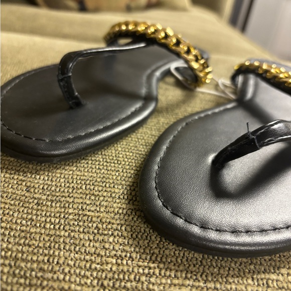 Old Navy Sandals - Picture 3 of 6